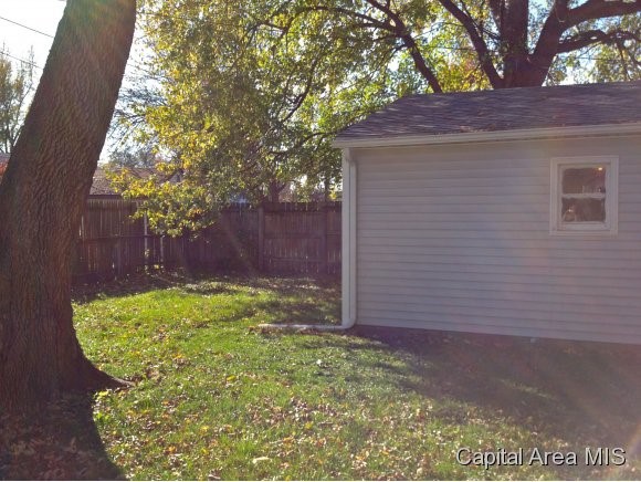 2338 Black Springfield, IL 62702 - Photo 17 of 18