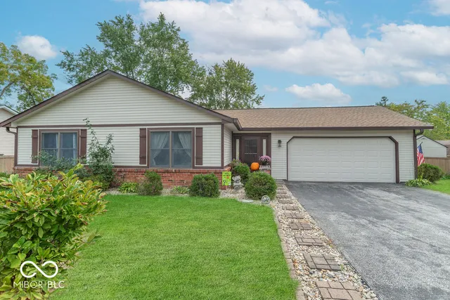 $299,900 | 609 Nelson Drive, Brownsburg, IN 46112