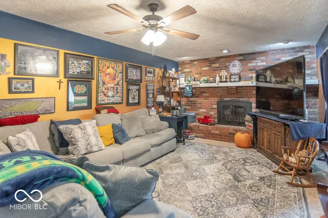 $299,900 | 609 Nelson Drive, Brownsburg, IN 46112