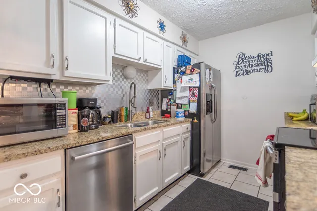 $299,900 | 609 Nelson Drive, Brownsburg, IN 46112