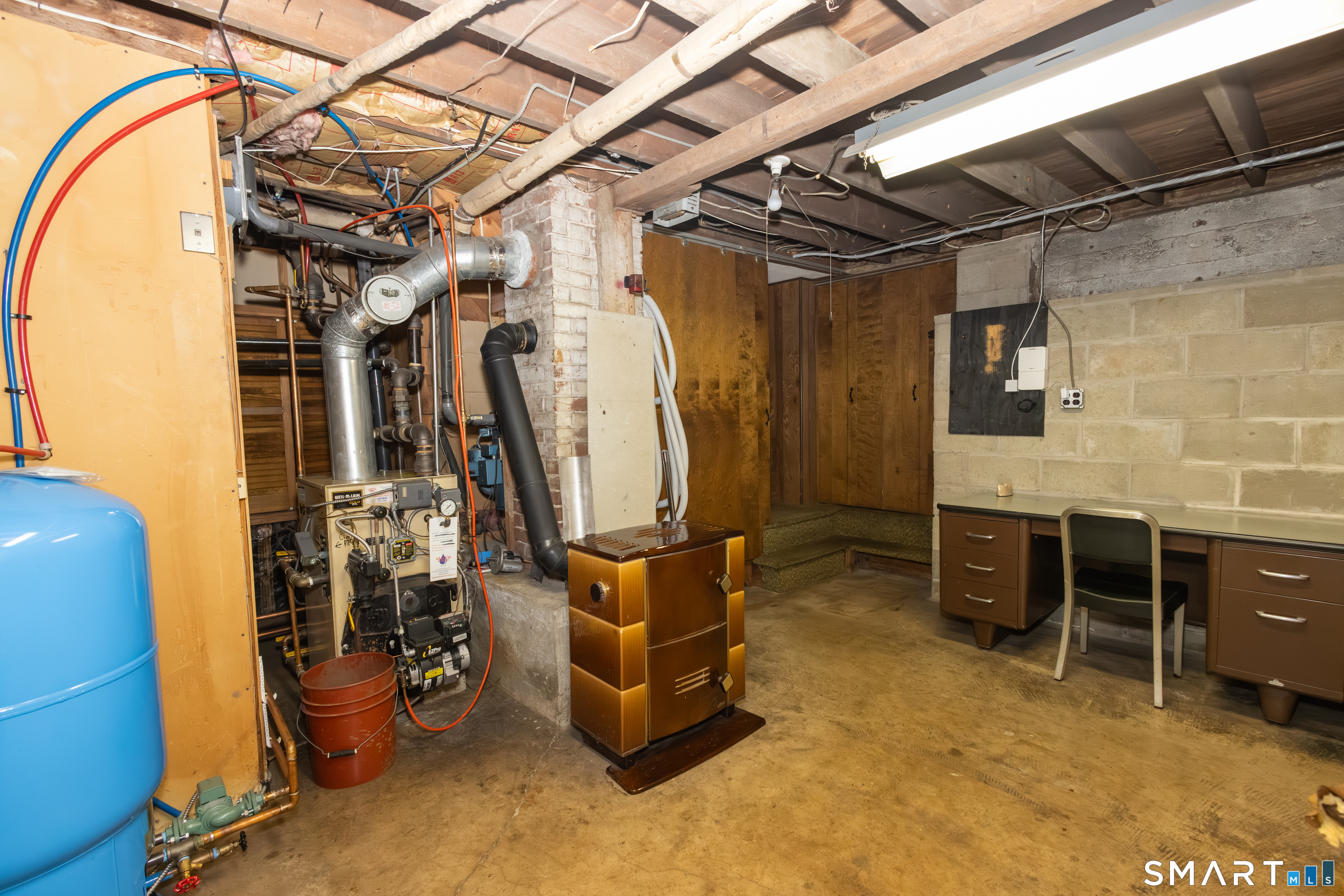352 Carter Lane Southington, CT 06489 - Photo 39 of 40 a view of a room with gym equipment