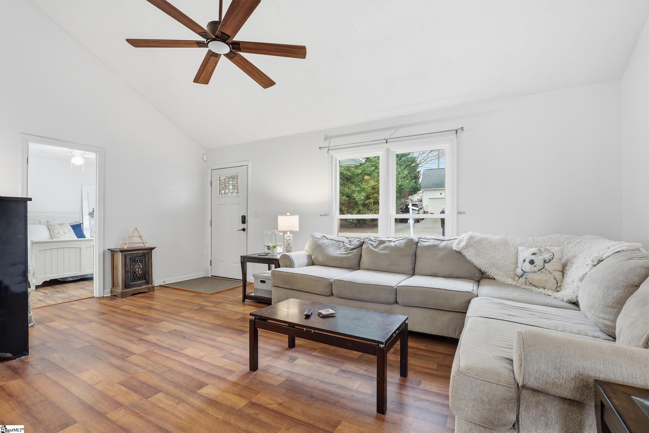 448 Timberview Lane Simpsonville, SC 29681 - Photo 4 of 31