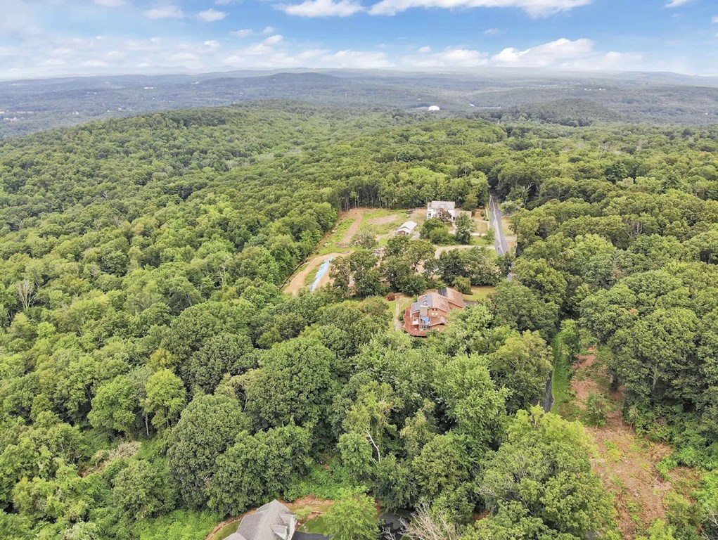 555 V Ridge Road Wilbraham, MA 01095 - Photo 6 of 7