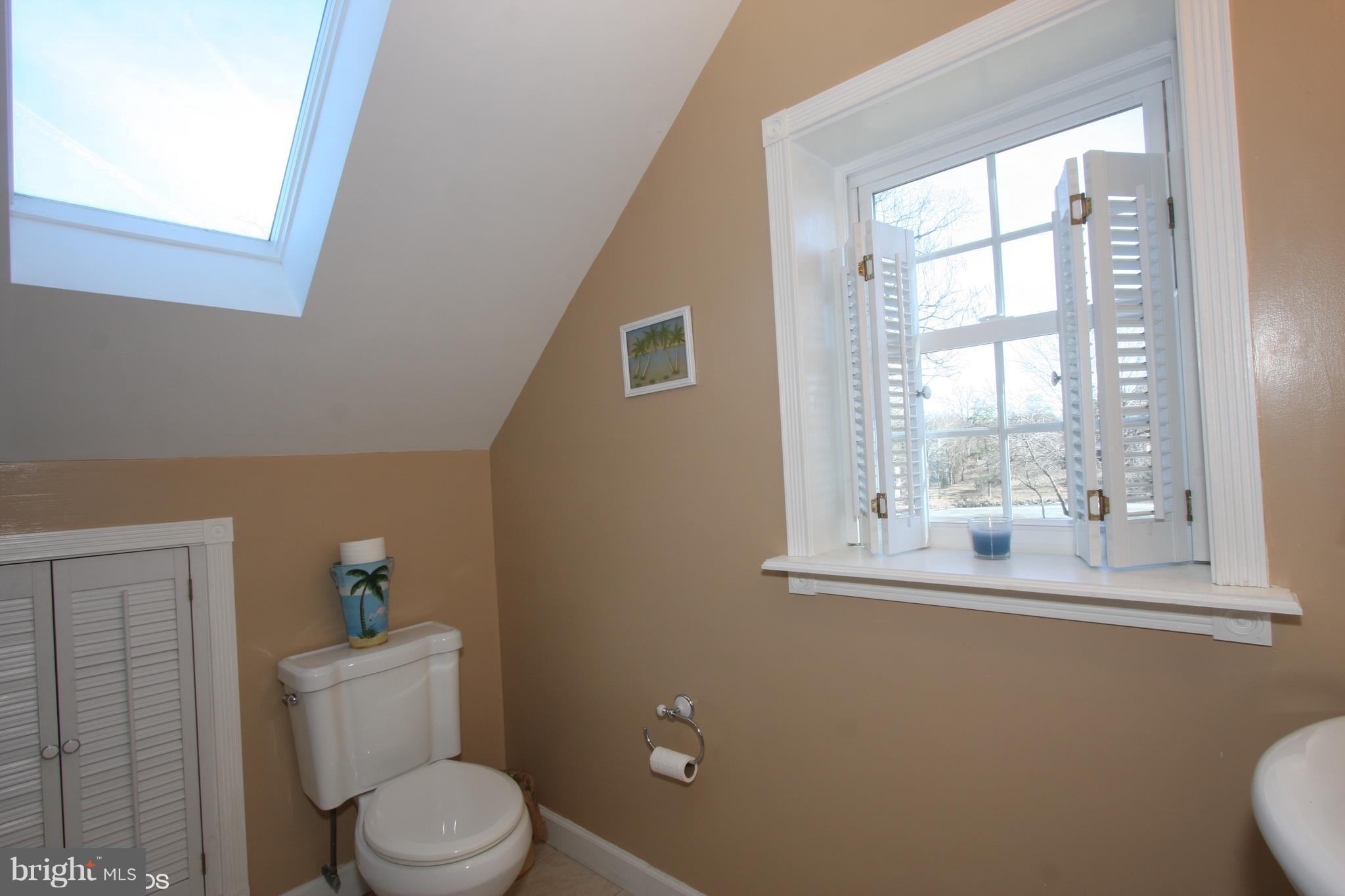 781 Powhatan Beach Road Pasadena, MD 21122 - Photo 20 of 21 Bath