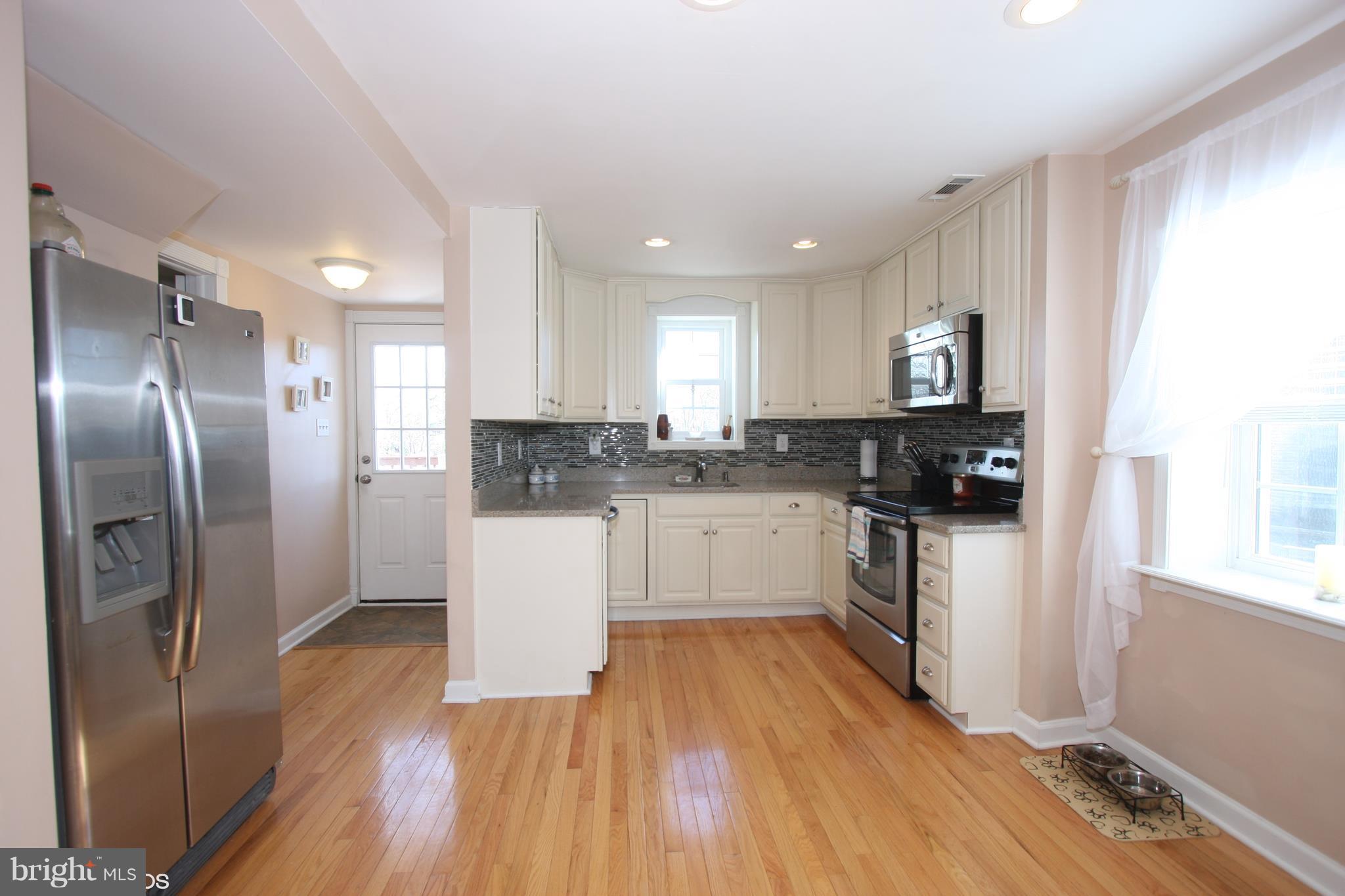 781 Powhatan Beach Road Pasadena, MD 21122 - Photo 8 of 21 Kitchen