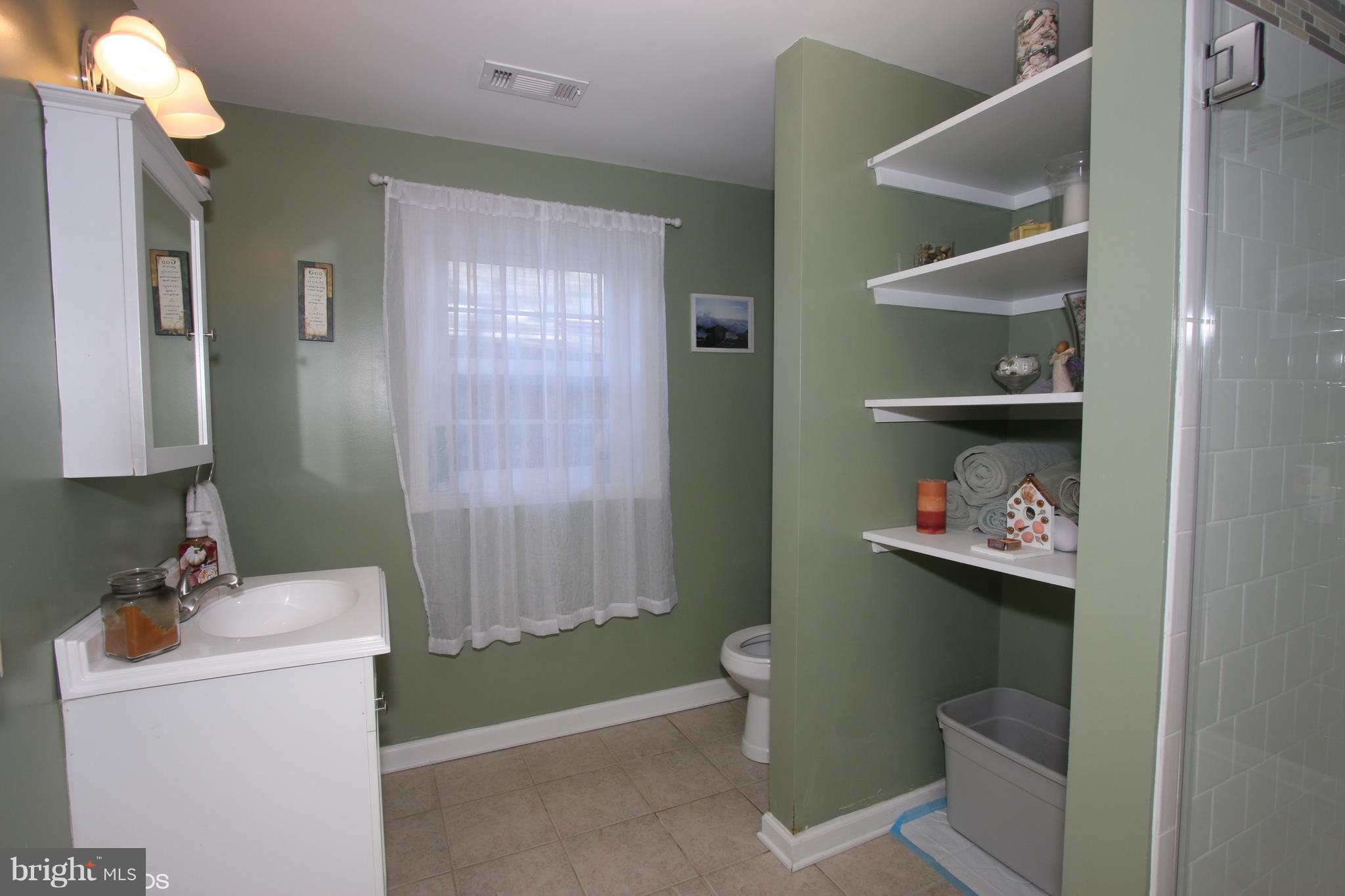 781 Powhatan Beach Road Pasadena, MD 21122 - Photo 10 of 21 Bath