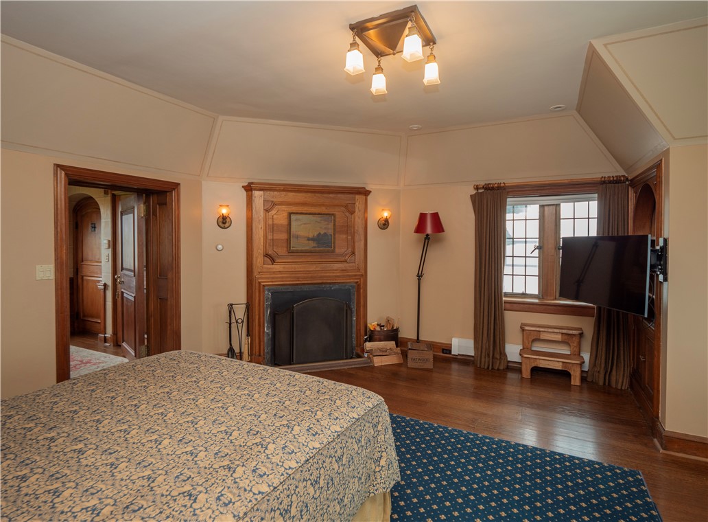 57 Ledge Road, Unit 2 Newport, RI 02840 - Photo 16 of 50 Primary Suite with Fireplace & Roof Deck