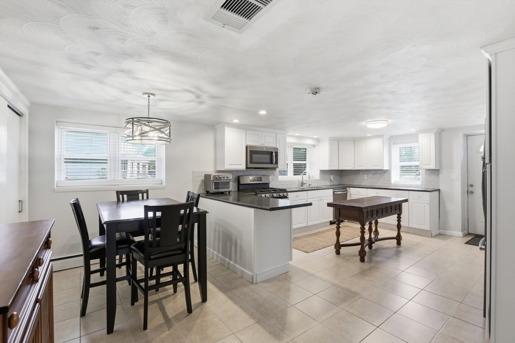 53 Gates Road Saugus, MA 01906 - Photo 8 of 42