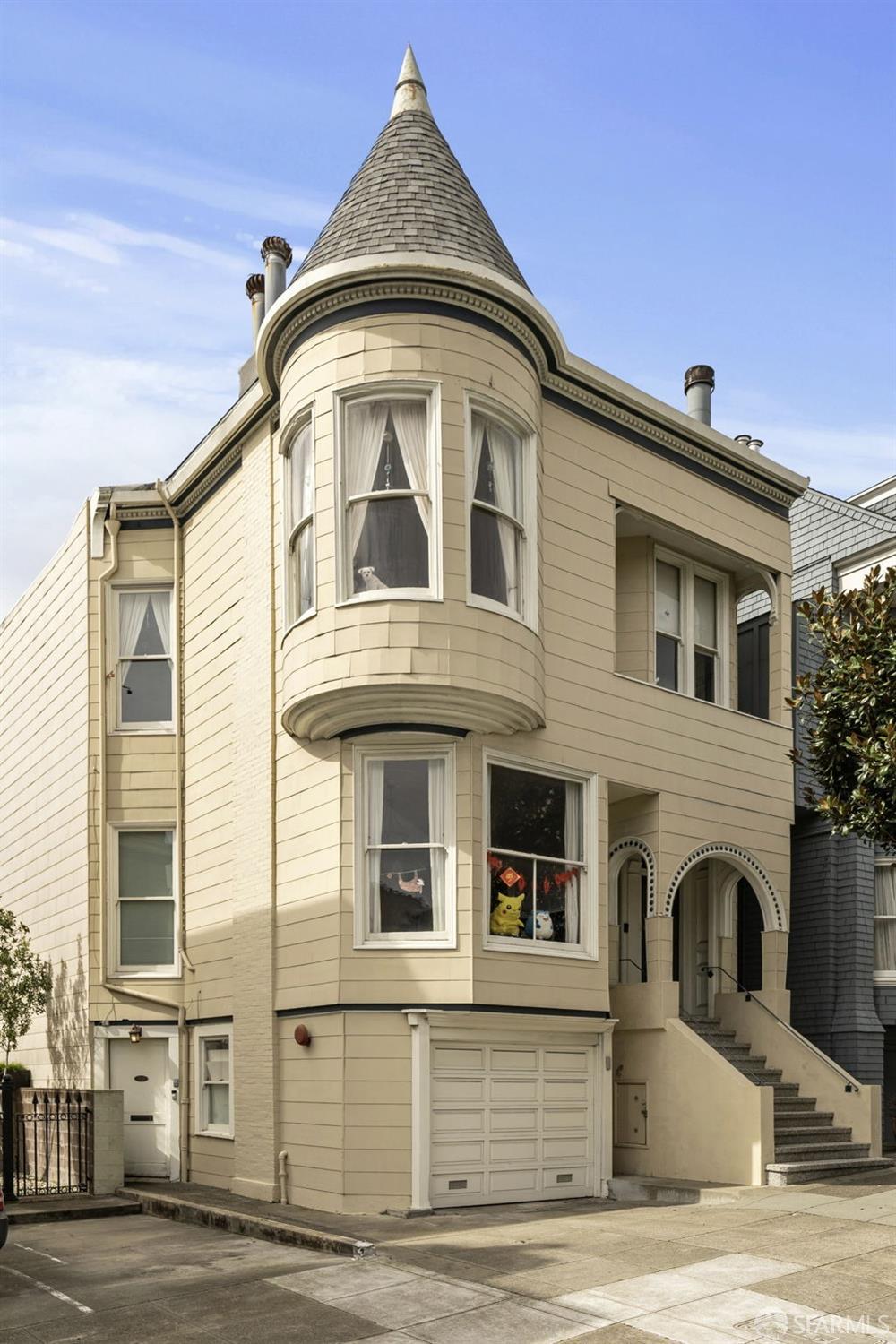 333 Cherry Street, Unit B San Francisco, CA 94118 - Photo 34 of 34 a front view of a house with a garage