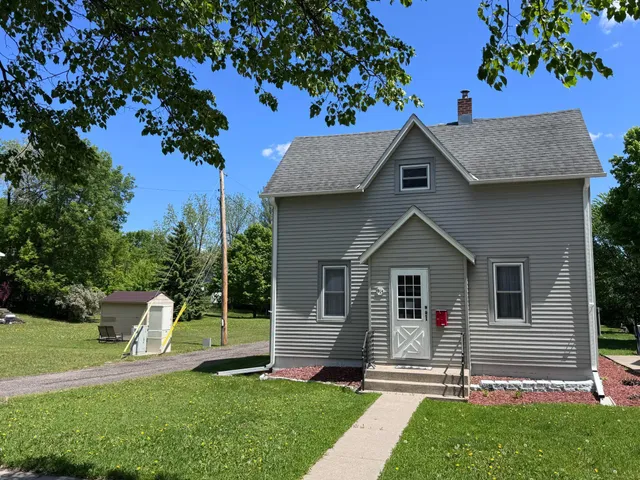$145,000 | 915 South Union Avenue, Fergus Falls, MN 56537
