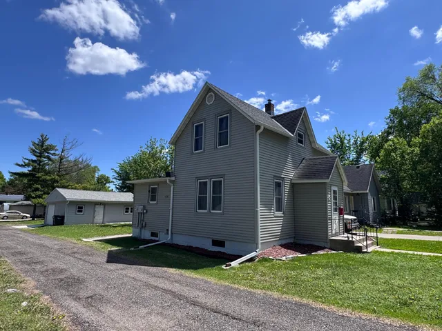 $145,000 | 915 South Union Avenue, Fergus Falls, MN 56537