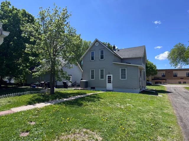 $145,000 | 915 South Union Avenue, Fergus Falls, MN 56537