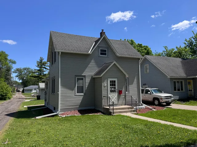 $145,000 | 915 South Union Avenue, Fergus Falls, MN 56537