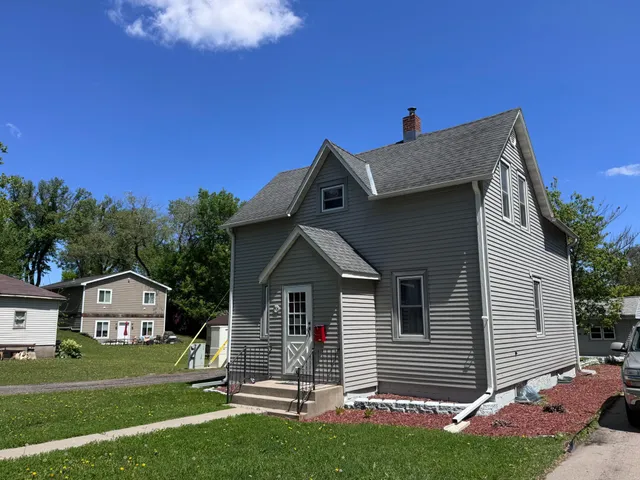 $145,000 | 915 South Union Avenue, Fergus Falls, MN 56537