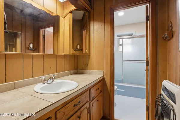 $450,000 | 2729 Davis Road, Benton, MS 39039