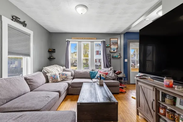 $389,900 | 75 Auburn Street, Brockton, MA 02302