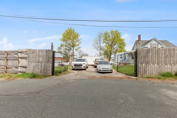 $389,900 | 75 Auburn Street, Brockton, MA 02302
