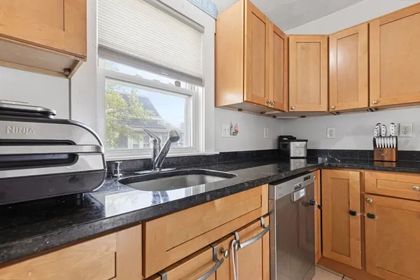 $389,900 | 75 Auburn Street, Brockton, MA 02302