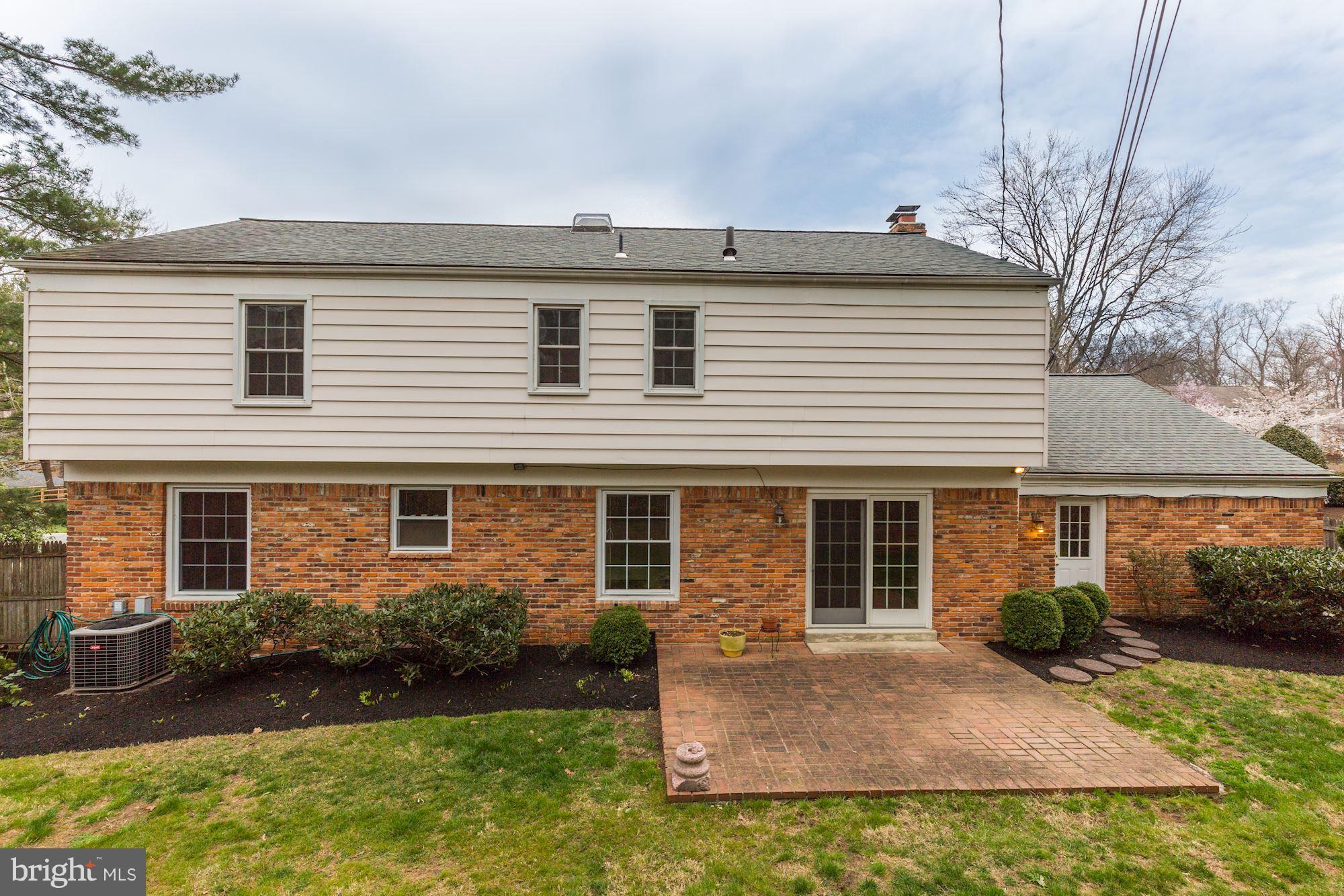 8524 Fox Run Potomac, MD 20854 - Photo 28 of 30 front view of a house with a yard