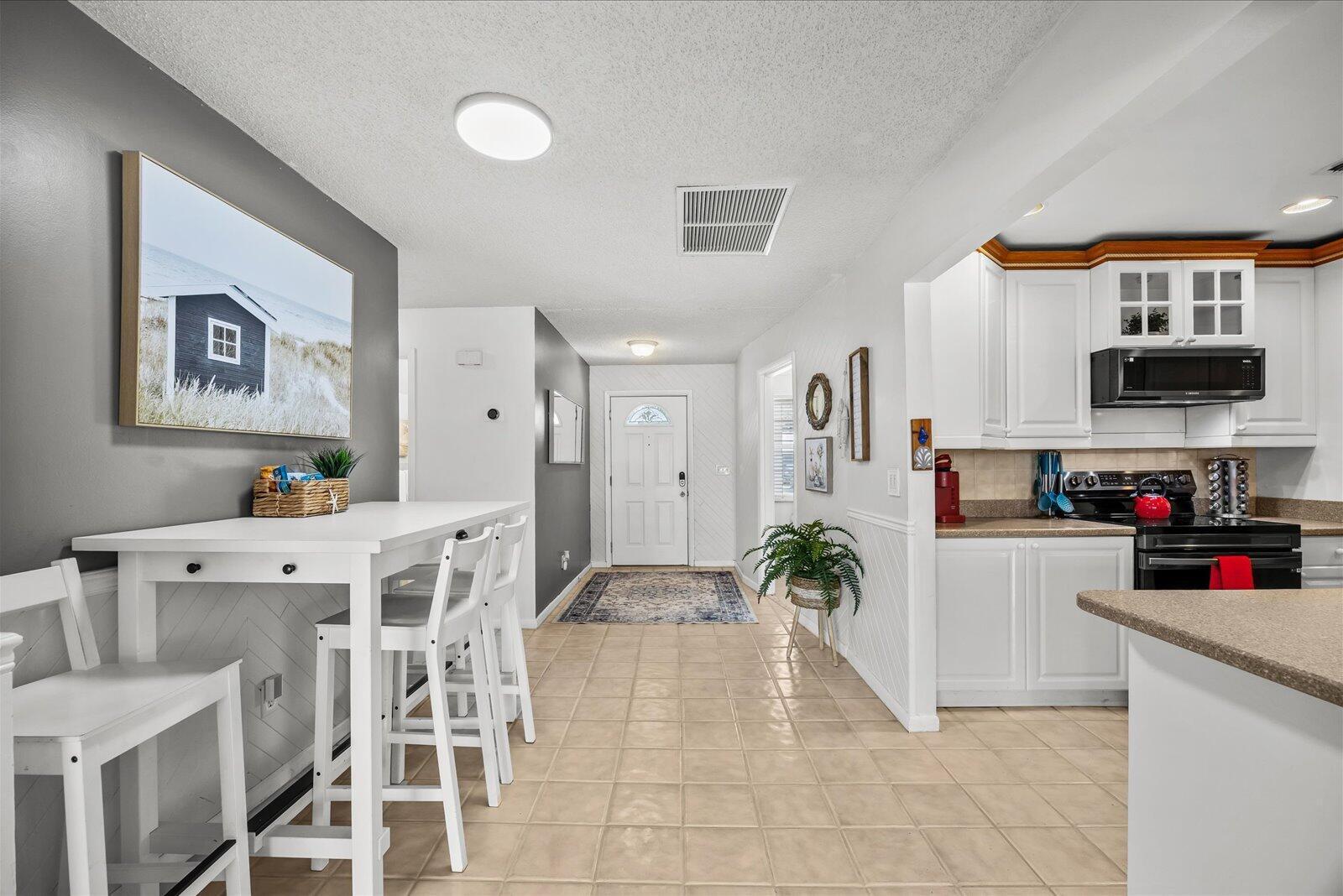 1004 Northwest 16th Place Stuart, FL 34994 - Photo 7 of 42 07_beyc6a3d806156267
