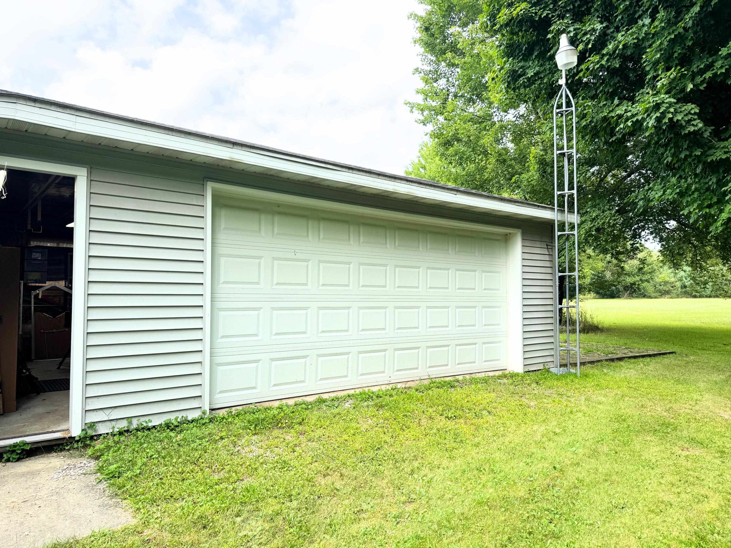 10146 Elms Road Montrose, MI 48457 - Photo 27 of 40 50153405-c0e88b8d-448f-4cb3-8ebb-40b8862f13de.JPG