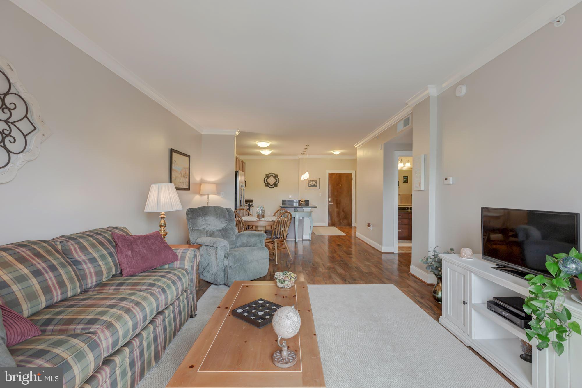 6301 Edsall Road, Unit 416 Alexandria, VA 22312 - Photo 9 of 27 Living Room
