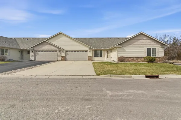 $274,900 | 120 Palmer Path, Mankato, MN 56001