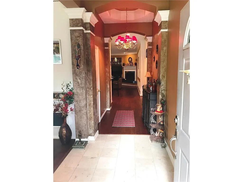 9400 Western Trail Irving, TX 75063 - Photo 12 of 24 a view of entryway