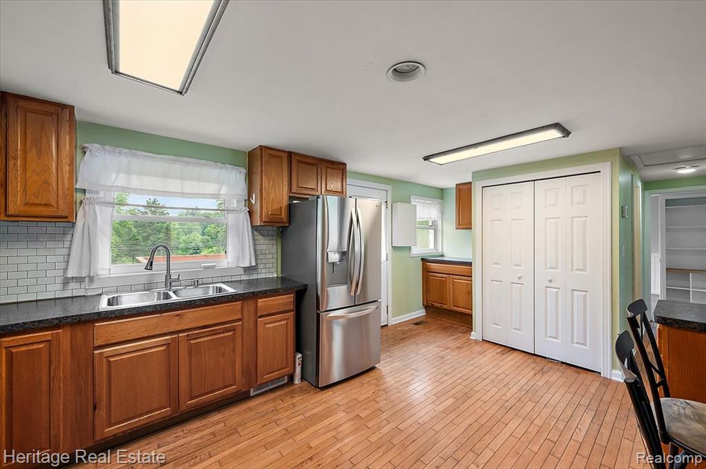 5125 Clarkston Road Clarkston, MI 48348 - Photo 8 of 22 Gallery Image 8