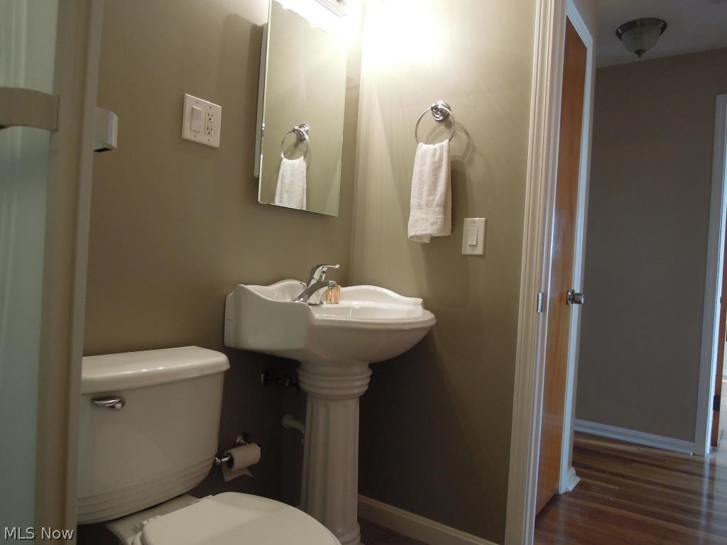 6514 Ridgewood Avenue Parma, OH 44129 - Photo 9 of 31