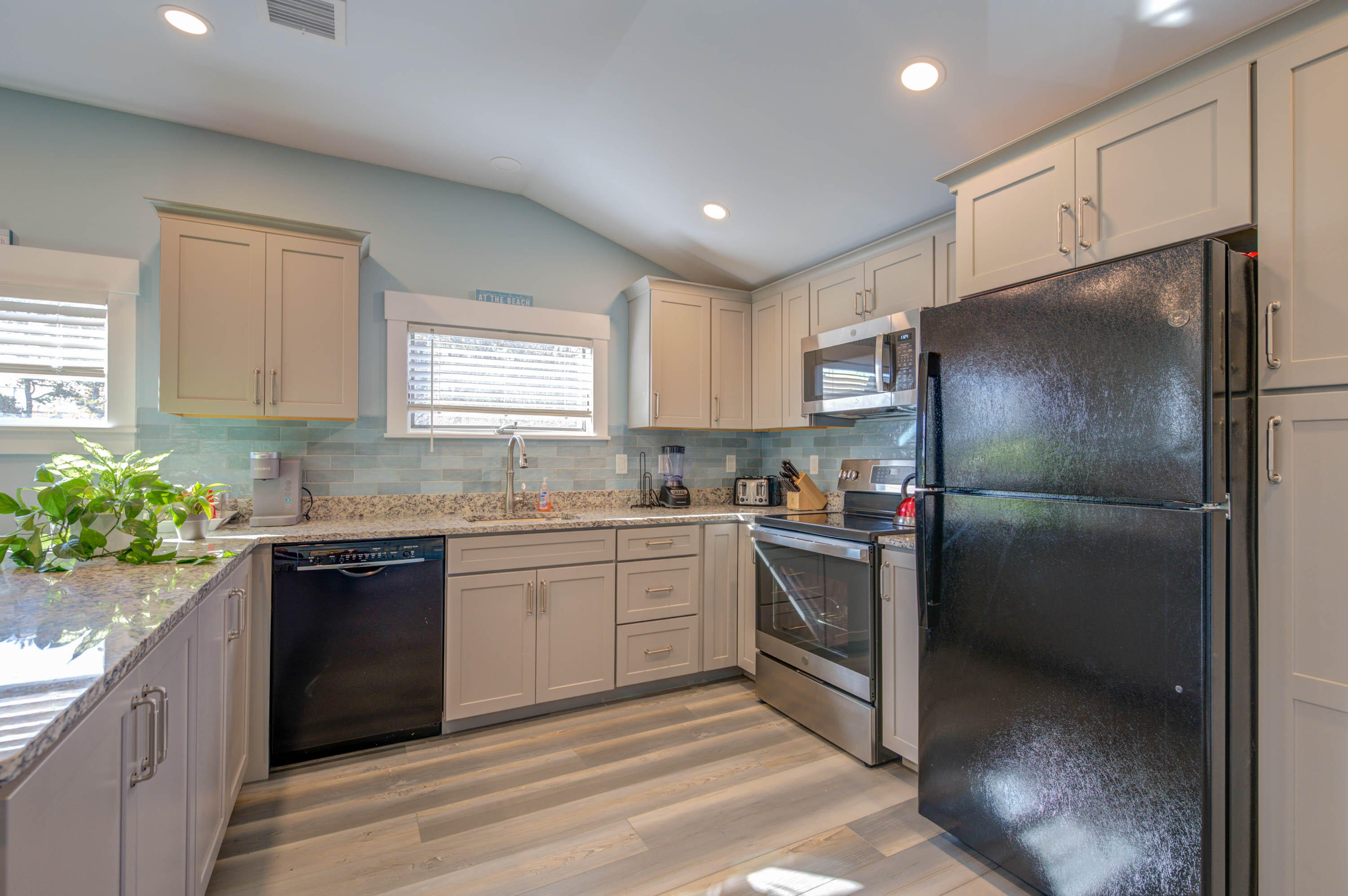 404 Ocean Avenue, Unit 7 Wells, ME 04090 - Photo 4 of 28 Kitchen 404 Ocean Avenue #7