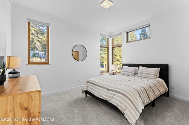 $5,640,000 | 1400 North Fenn Drive, Wilson, WY 83014