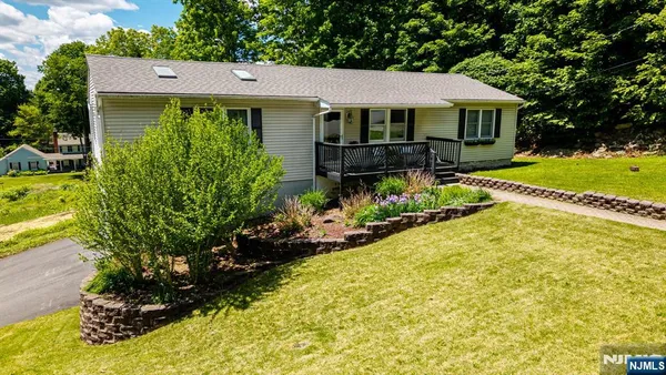 $430,000 | 1 Bantry Court, Vernon, NJ 07422