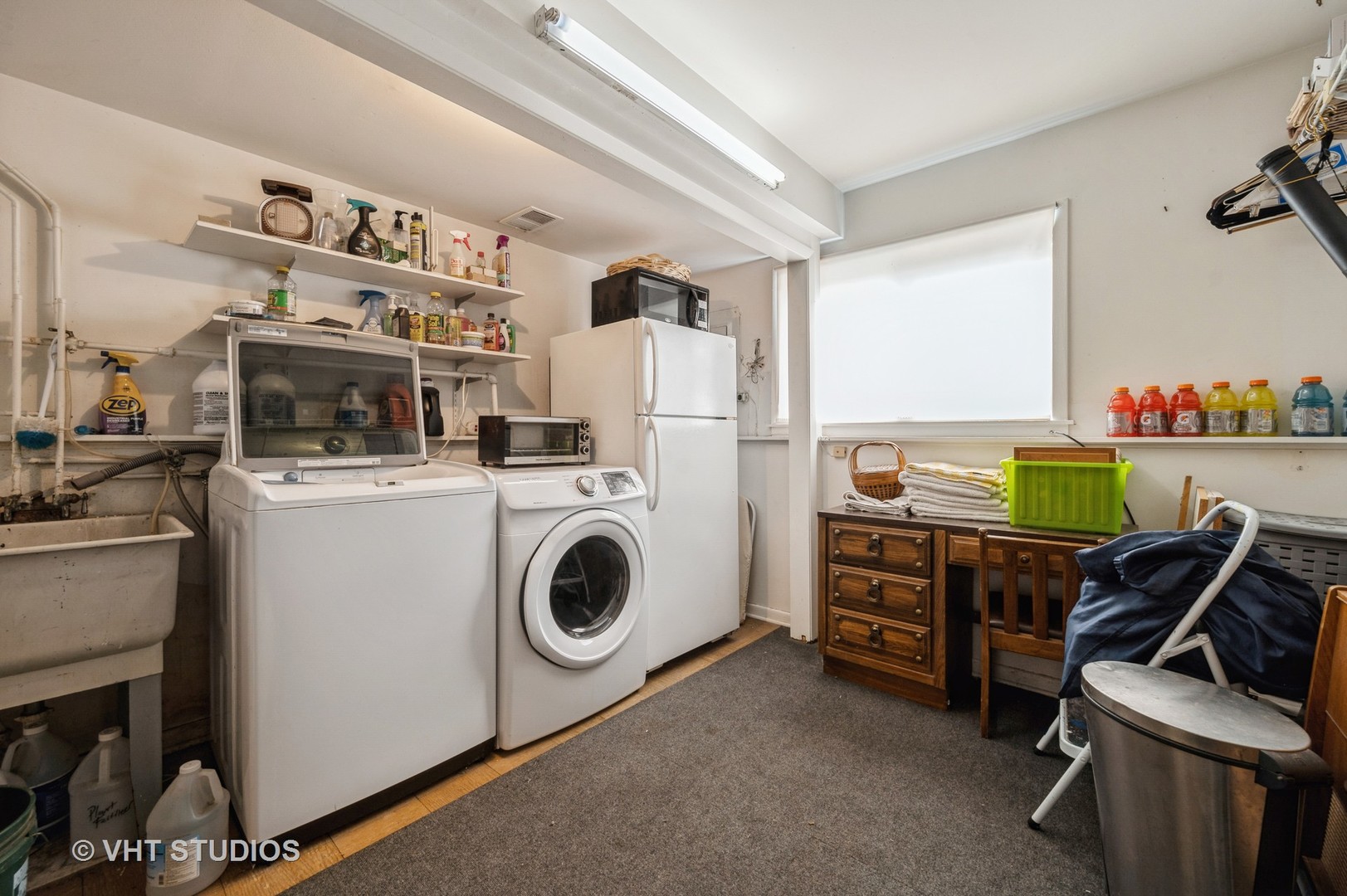 820 Barberry Road Highland Park, IL 60035 - Photo 5 of 13 a utility room with dryer washer and other items