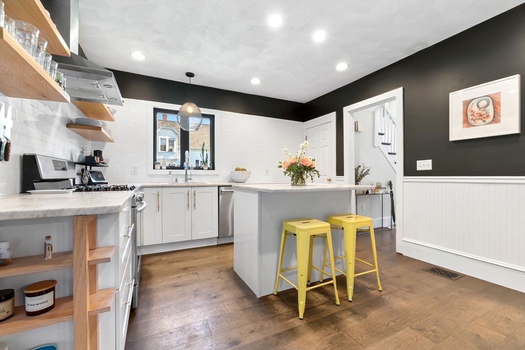 13 Pleasant Street Hamilton, MA 01982 - Photo 7 of 35 Gallery Image 7
