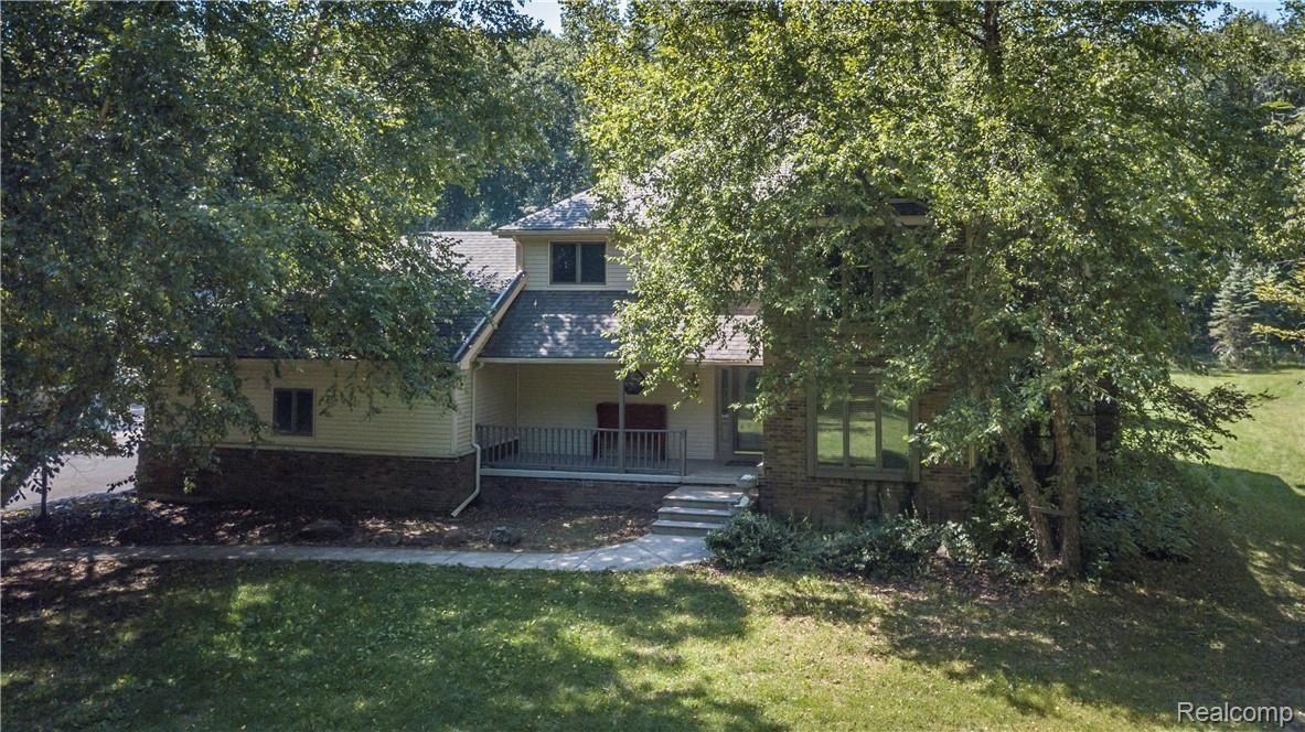 10551 Betterly Road Fowlerville, MI 48836 - Photo 6 of 34 006-10551Betterly-Howell-MI-48843-full.jpg