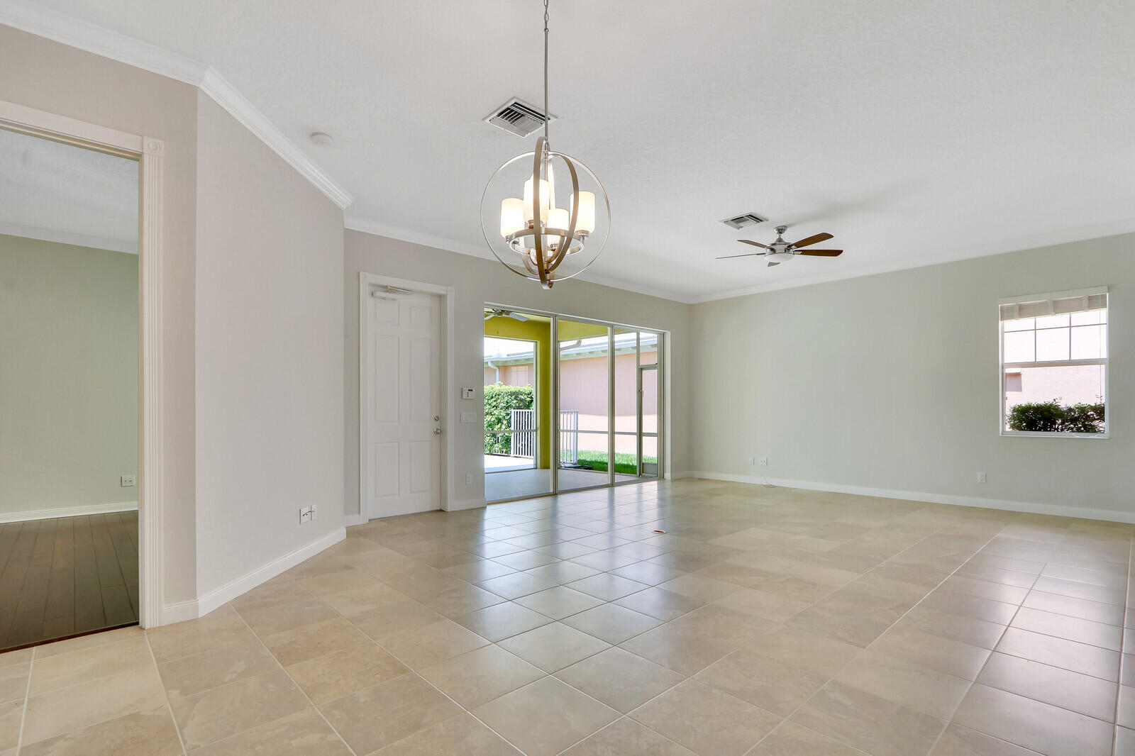 104 St Pierre Way Jupiter, FL 33458 - Photo 10 of 35 Light and bright