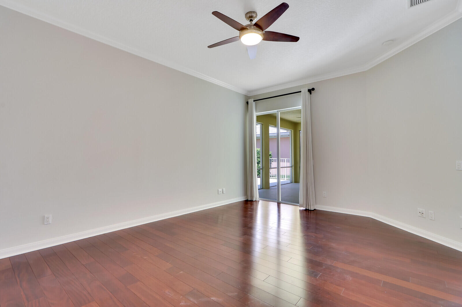 104 St Pierre Way Jupiter, FL 33458 - Photo 18 of 35 Crown molding and