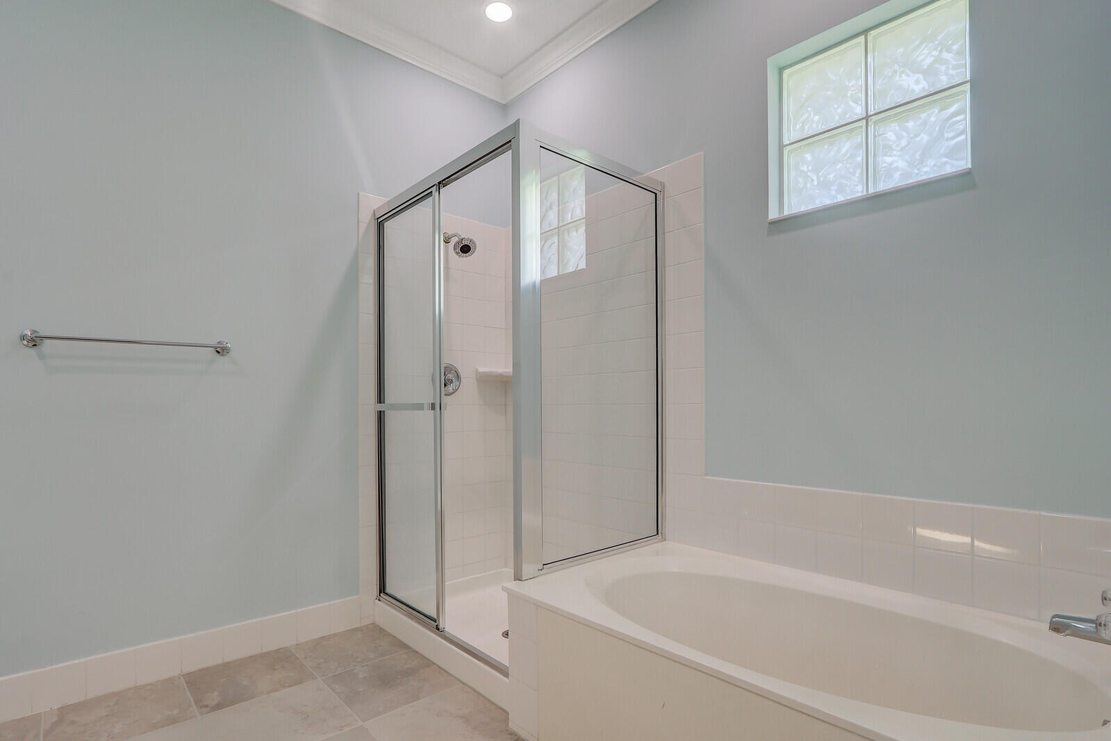 104 St Pierre Way Jupiter, FL 33458 - Photo 21 of 35 Soaking tub and shower