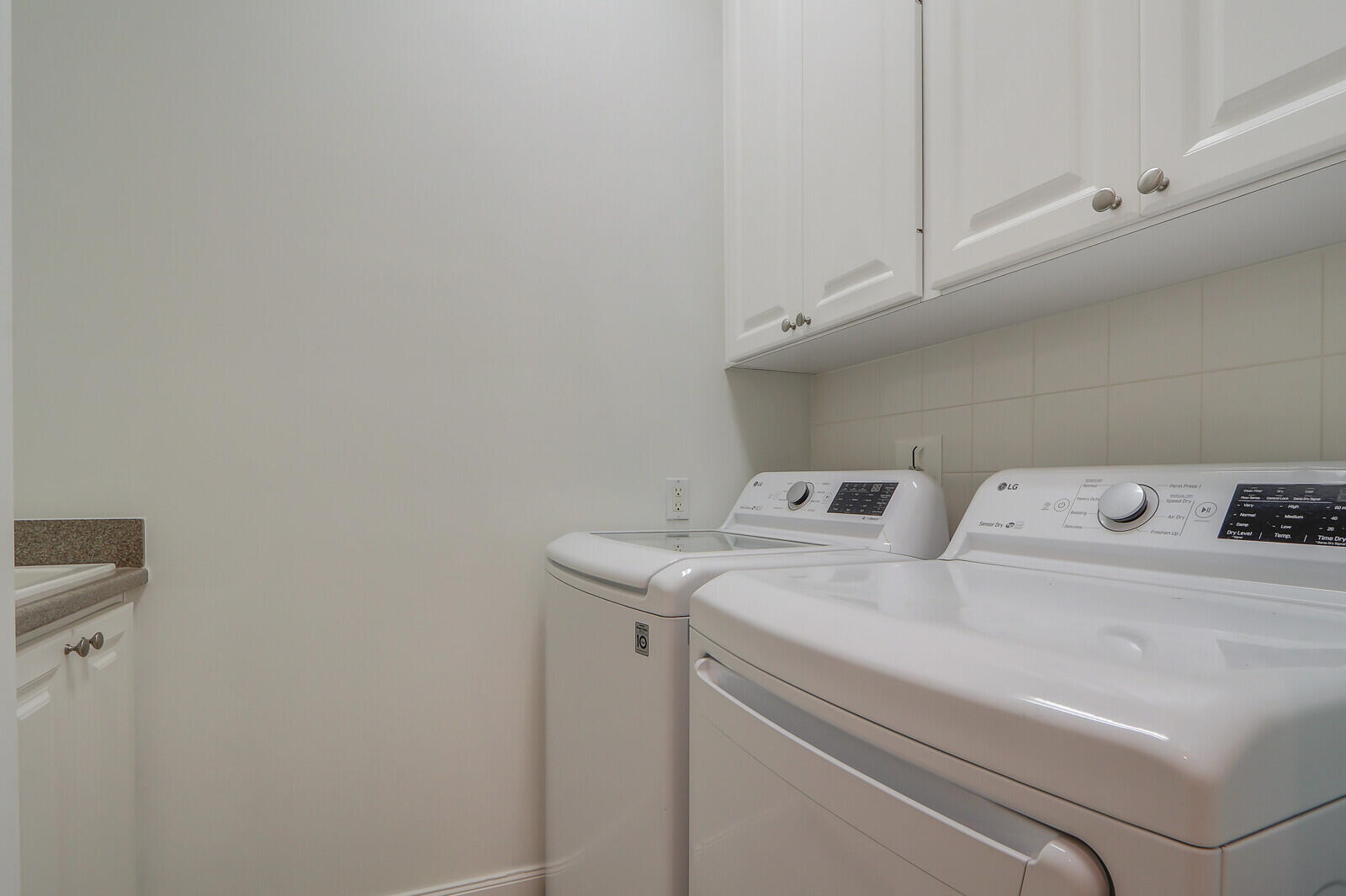 104 St Pierre Way Jupiter, FL 33458 - Photo 27 of 35 Separate laundry room