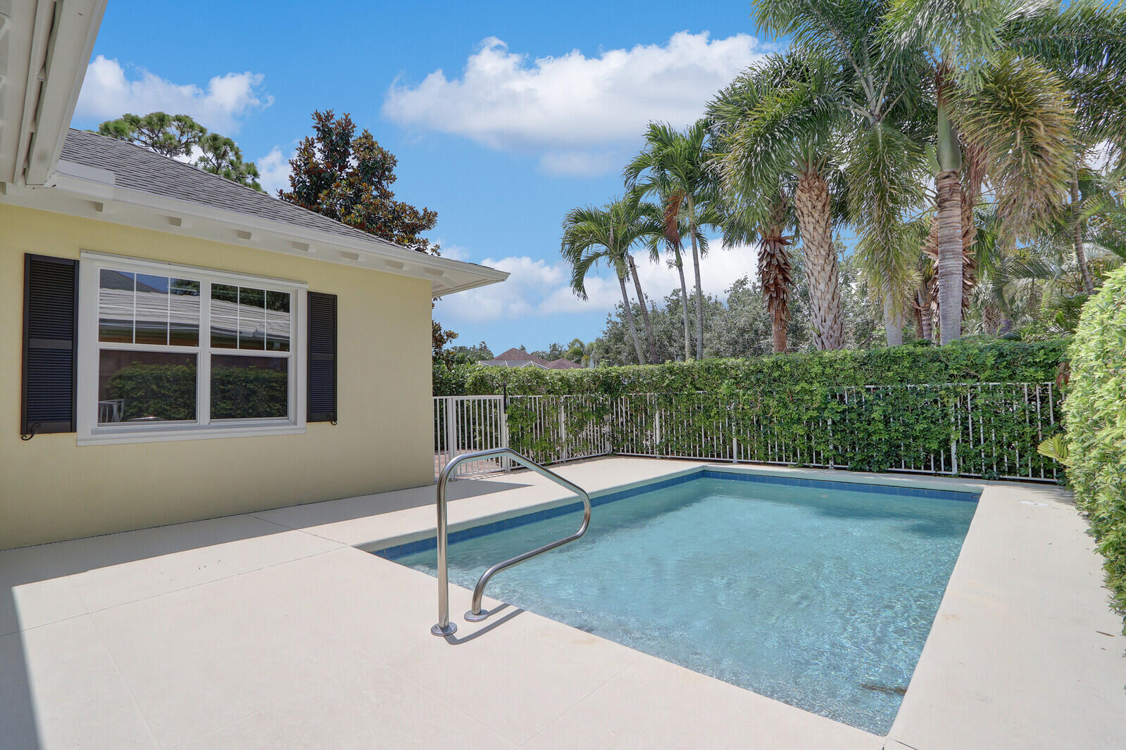 104 St Pierre Way Jupiter, FL 33458 - Photo 29 of 35 Beautiful backyard