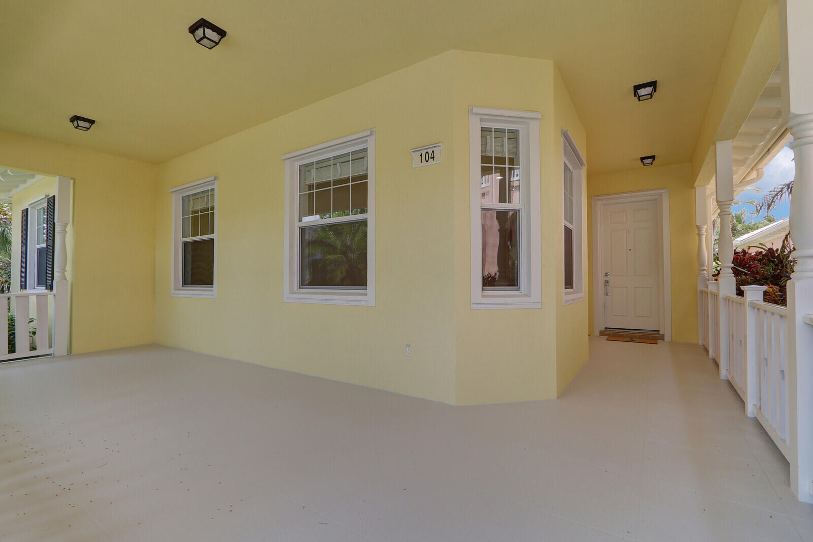 104 St Pierre Way Jupiter, FL 33458 - Photo 3 of 35 Large front porch