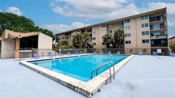 $2,050 | 8889 Fontainebleau Boulevard, Unit 201, Miami, FL 33172