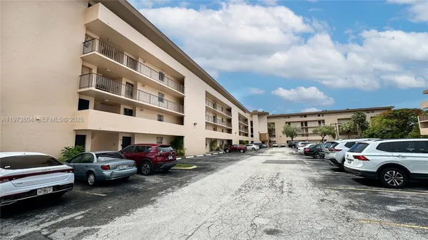 $2,050 | 8889 Fontainebleau Boulevard, Unit 201, Miami, FL 33172