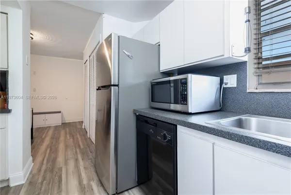 $2,050 | 8889 Fontainebleau Boulevard, Unit 201, Miami, FL 33172