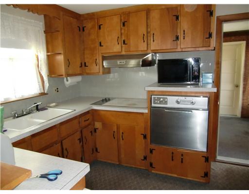 167 Durfee Road Tiverton, RI 02878 - Photo 5 of 9 Kitchen.