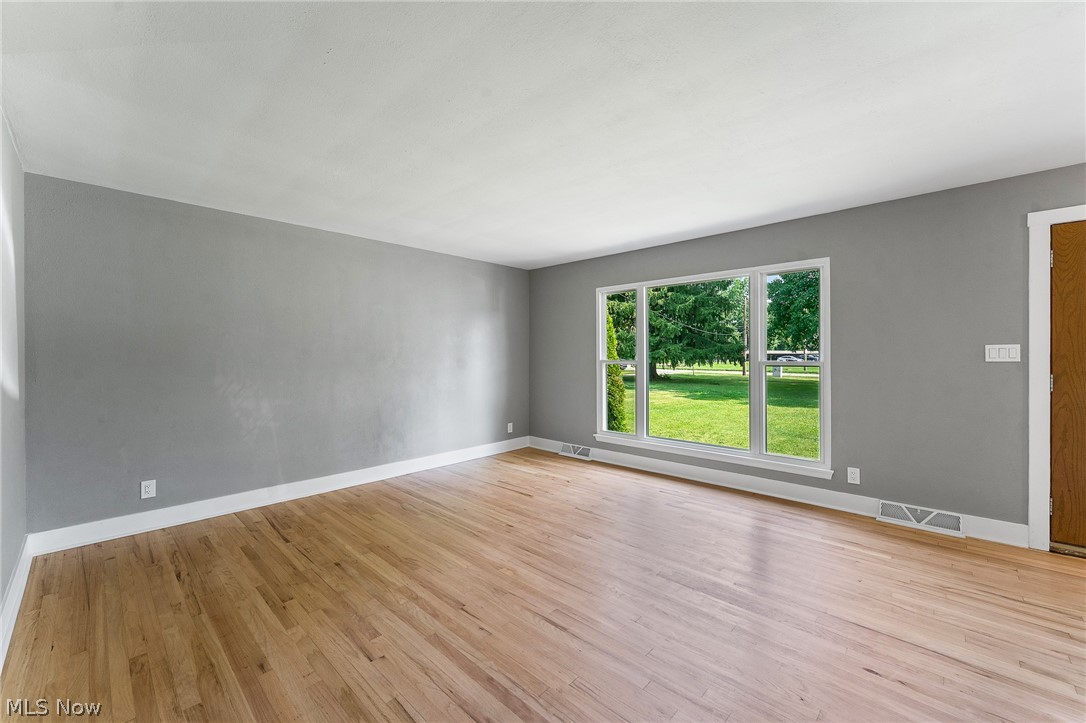 2435 Canfield Road Youngstown, OH 44511 - Photo 9 of 30 Gallery Image 9