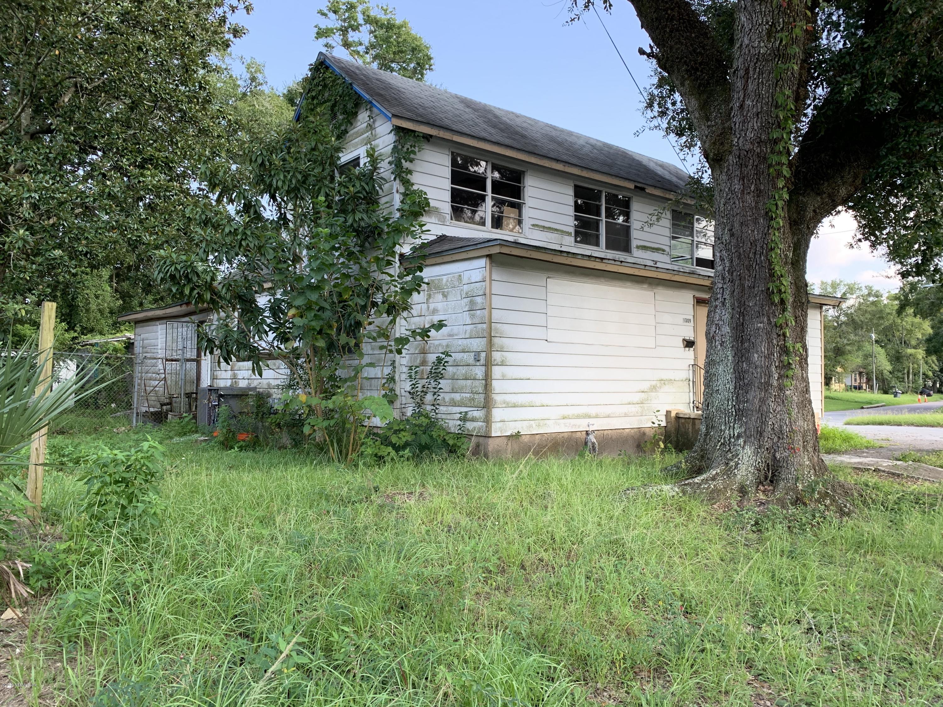 1309 Rushing Street Jacksonville, FL 32209 - Photo 10 of 13 Side of House
