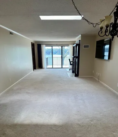 $2,400 | 4336 Lakeshore Lane, Unit 304, Chattanooga, TN 37415