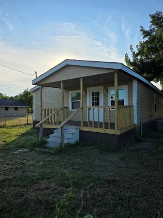 $142,000 | 916 West Avenue B, Rosebud, TX 76570